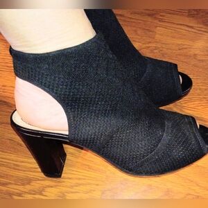 Life Stride Black Open-Toe Heels#B8